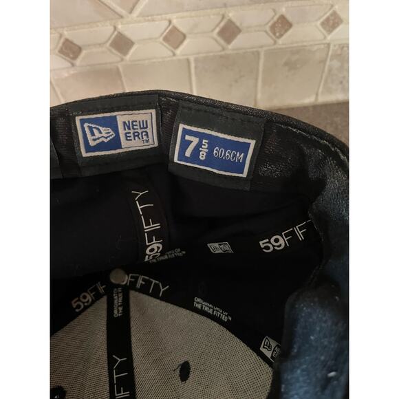 Boston Red Sox Hat . New Era. 59 Fifty. Fitted Cap 7 5/8- Preowned - Picture 4 of 5